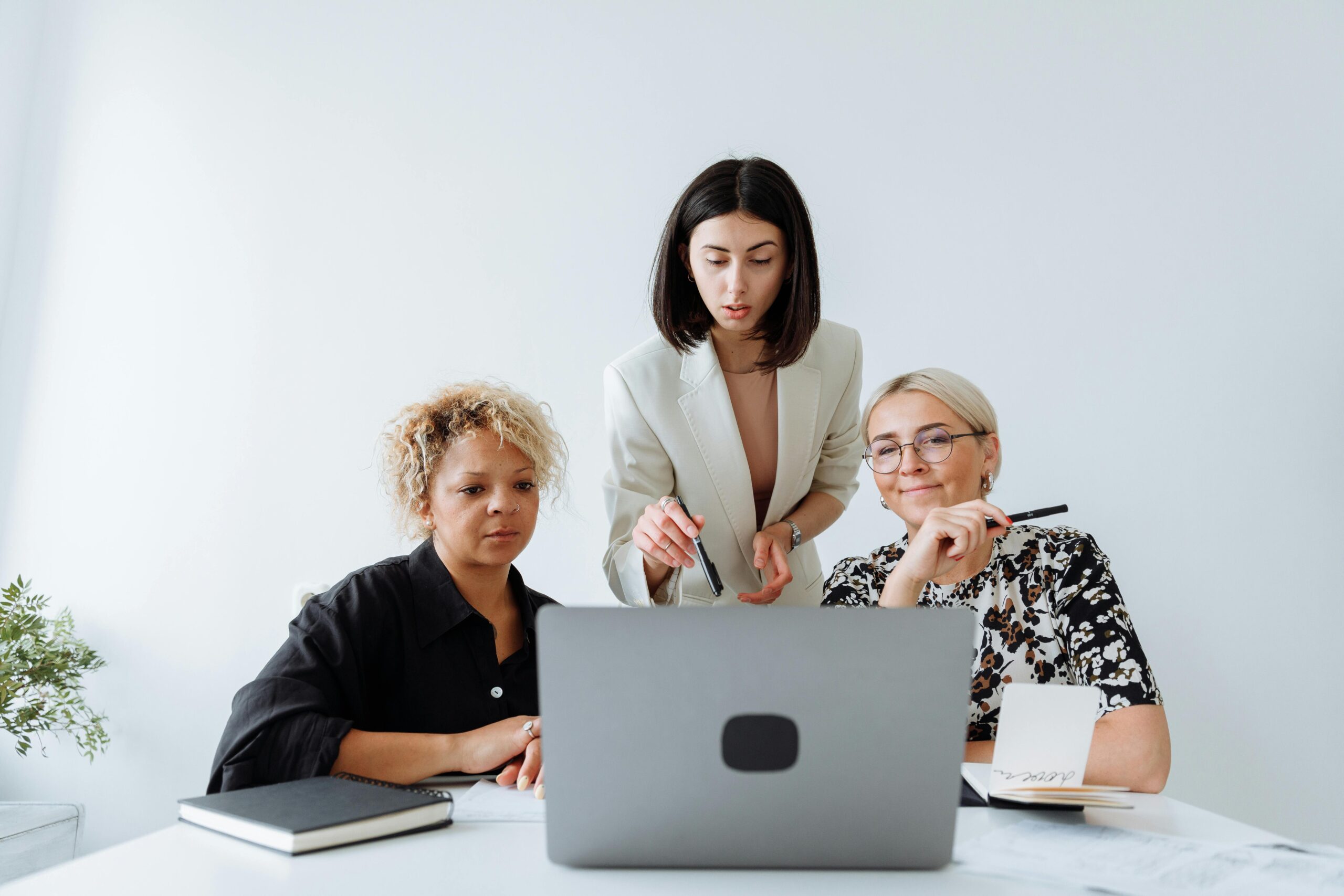 marketing and sales career women having a discussion
